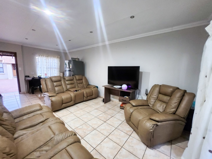 2 Bedroom Property for Sale in Flamwood North West
